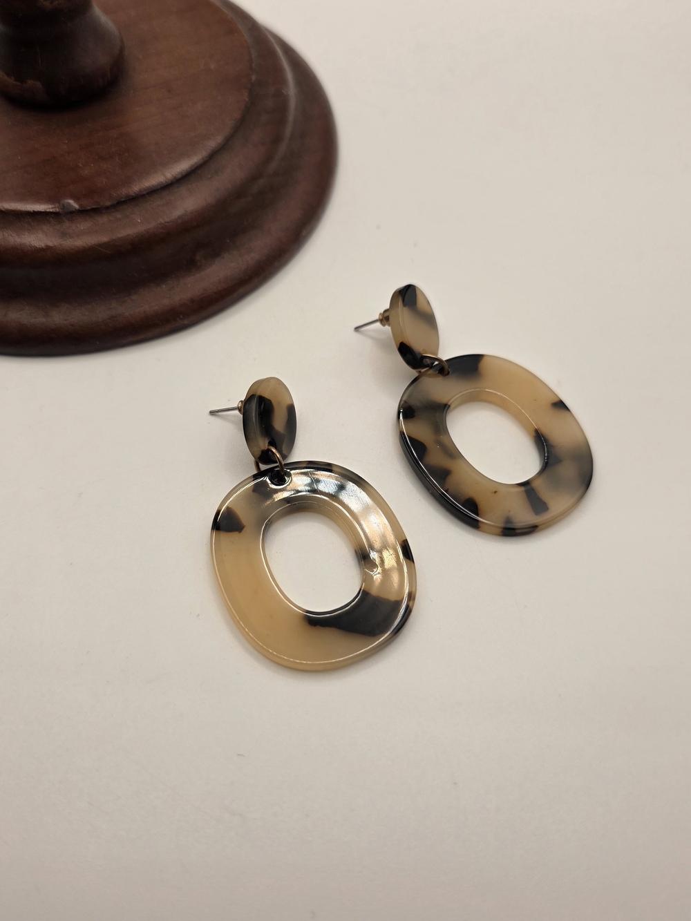 Tortoiseshell Style Cream/ Brown Acrylic Round Dangle Drop Earrings 2" Pierced